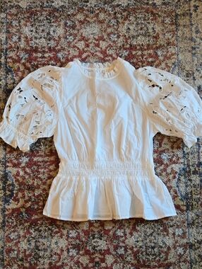 Universal Thread Goods Co. White eyelet puffy sleeve blouse top size small